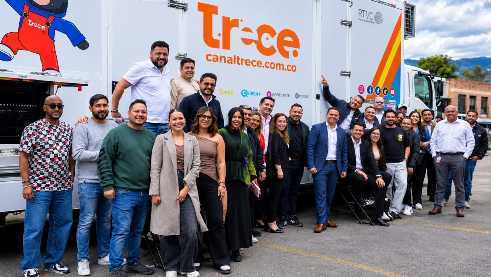 Canal Trece fortalece su capacidad de producción y transmisión con la llegada de una nueva Unidad Móvil
